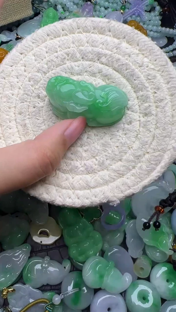 翡翠未镶嵌颈饰天然缅甸翡翠吊坠