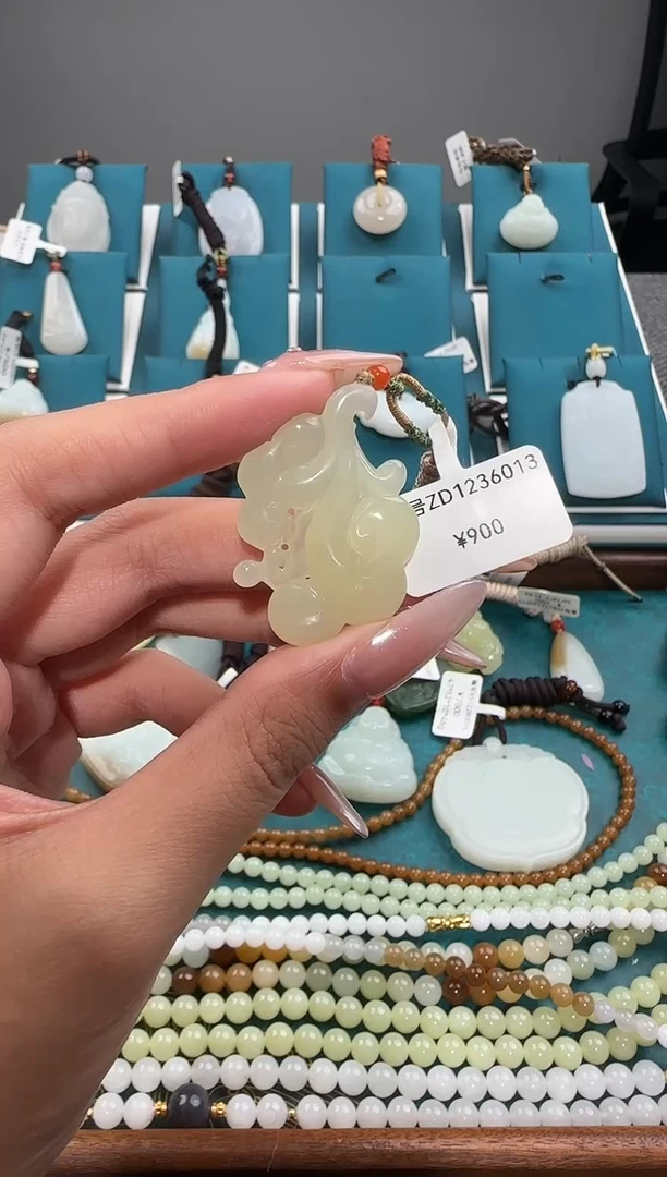 颈饰未镶嵌和田玉ZD