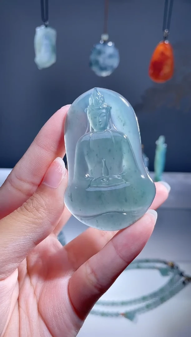 翡翠未镶嵌颈饰素衣观音