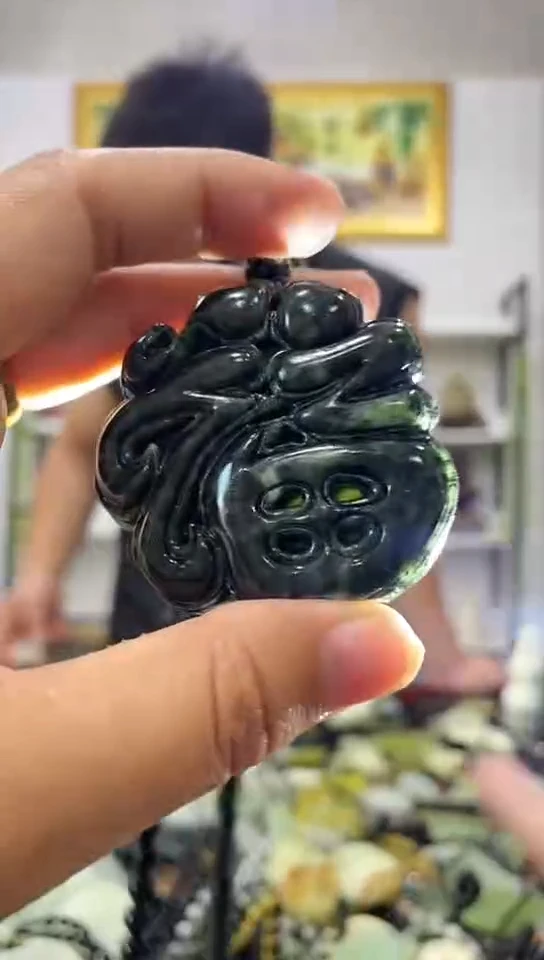 岫玉未镶嵌挂件