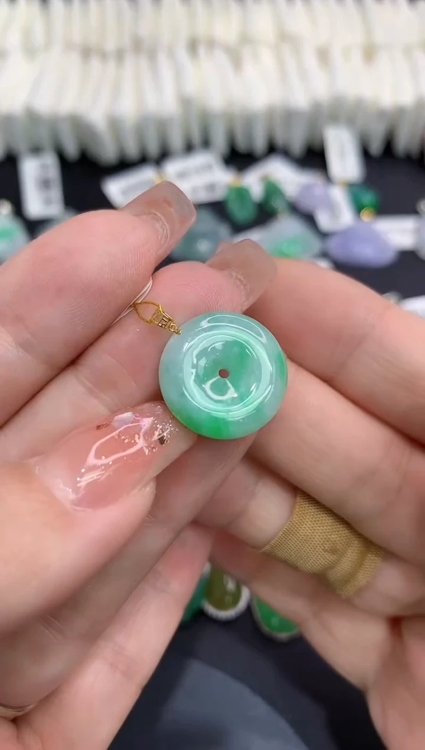 吊坠(不含链)18K金镶嵌翡翠1111111111111