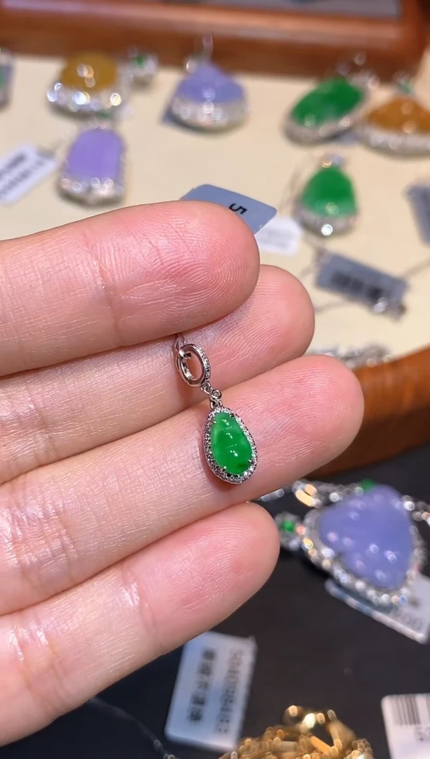 翡翠18K金镶嵌吊坠(不含链)吊坠