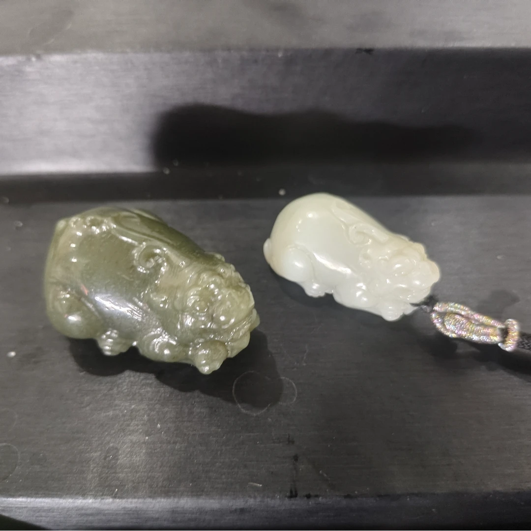 和田玉貔貅一对挂件