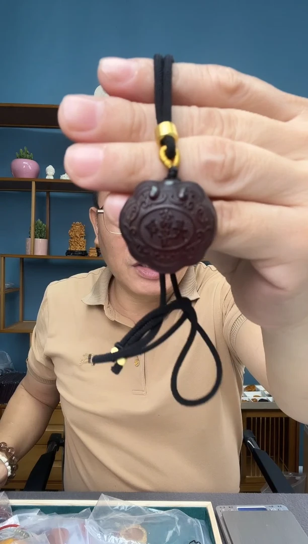 未镶嵌琥珀裸石31（有瑕介意勿拍）