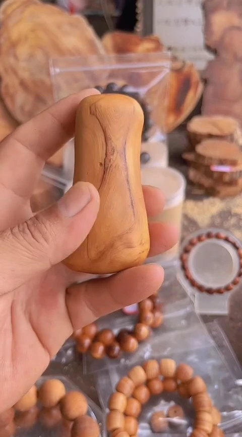 柏木（崖柏）L***y033崖柏手把件