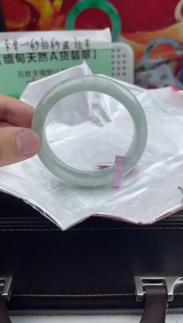 【闪购商品】翡翠手镯未镶嵌5翡翠手镯（微瑕）