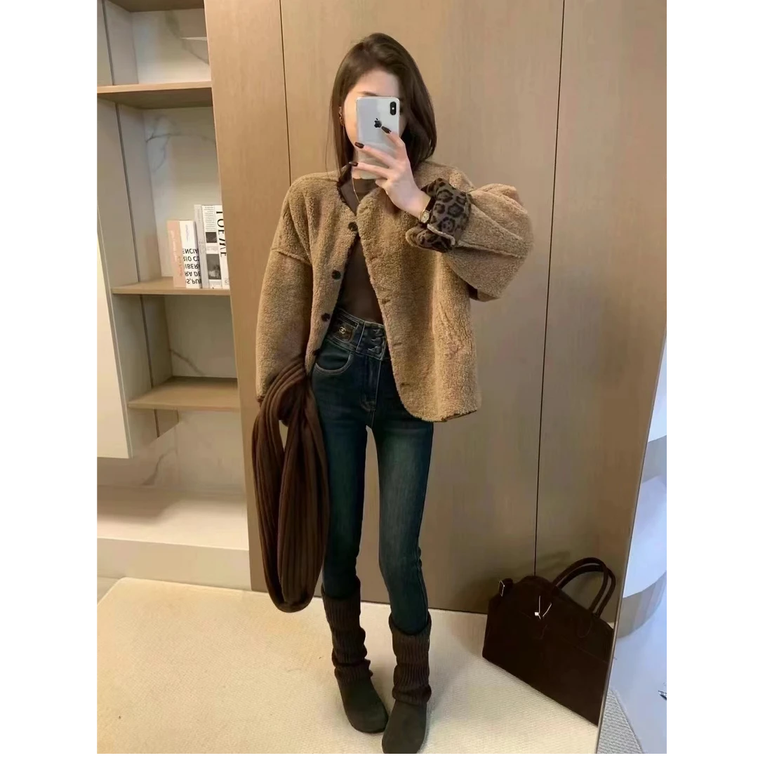 设计感撞色皮毛一体外套女秋冬款毛绒圆领单排扣开衫棉衣上衣潮
