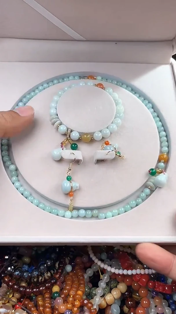 颈饰未镶嵌翡翠孙****炖一物一拍 169380