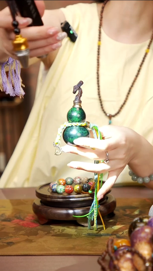 170 易林大漆开口小葫芦--178