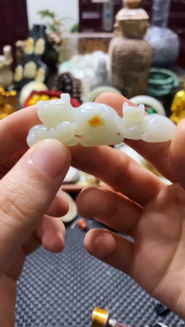 未镶嵌和田玉挂件子母兽