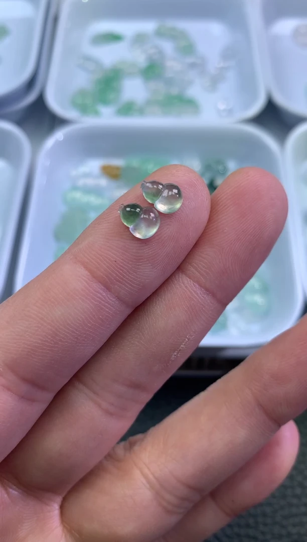 【闪购商品】定制翡翠未镶嵌一对葫芦