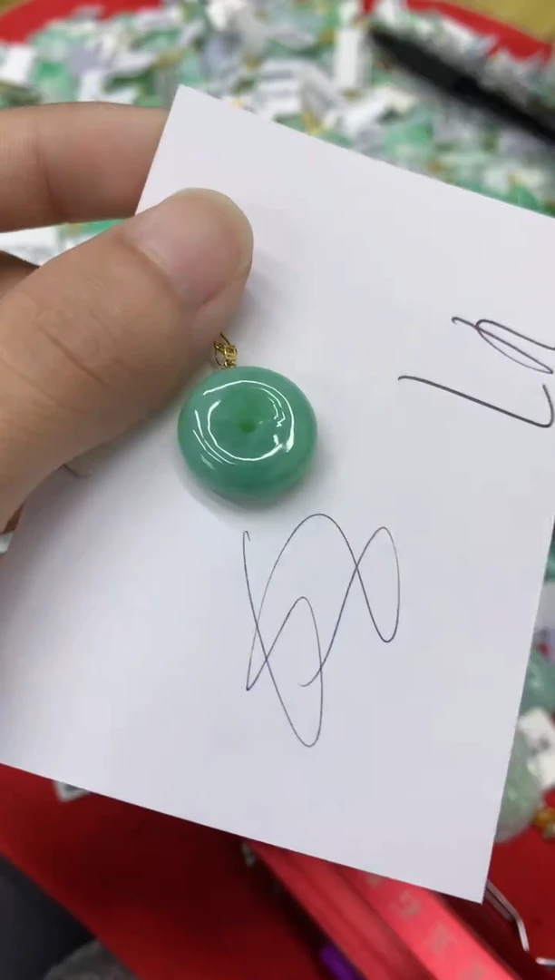 翡翠18K金镶嵌颈饰翡翠