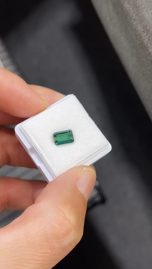 未镶嵌1碧玺裸石1