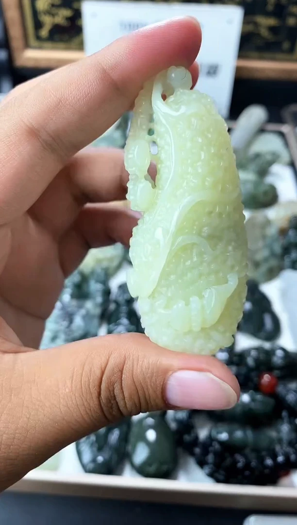 颈饰未镶嵌和田玉1