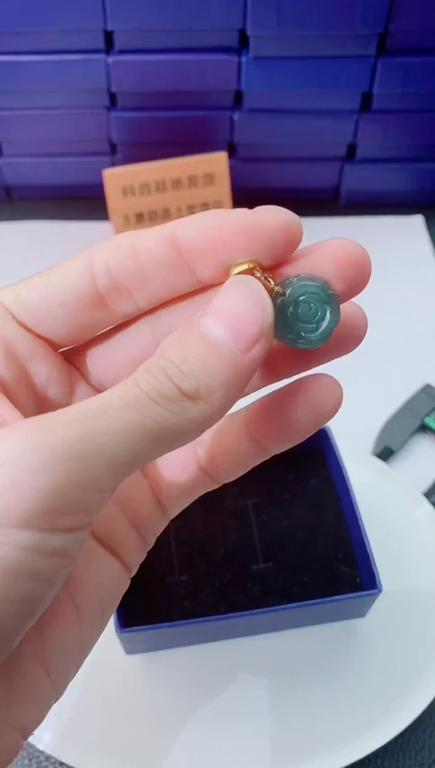翡翠未镶嵌颈饰1111111111