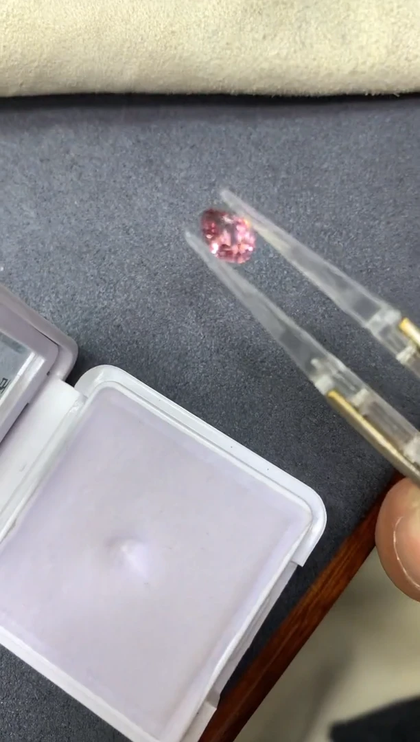 裸石尖晶石1ct 56