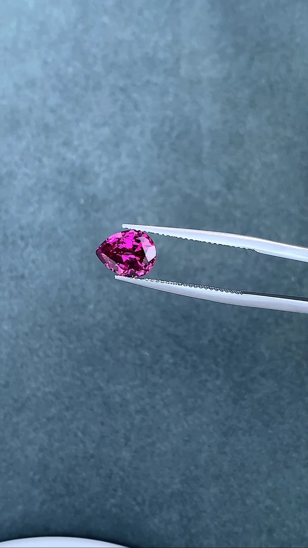 未镶嵌裸石石榴石克拉1