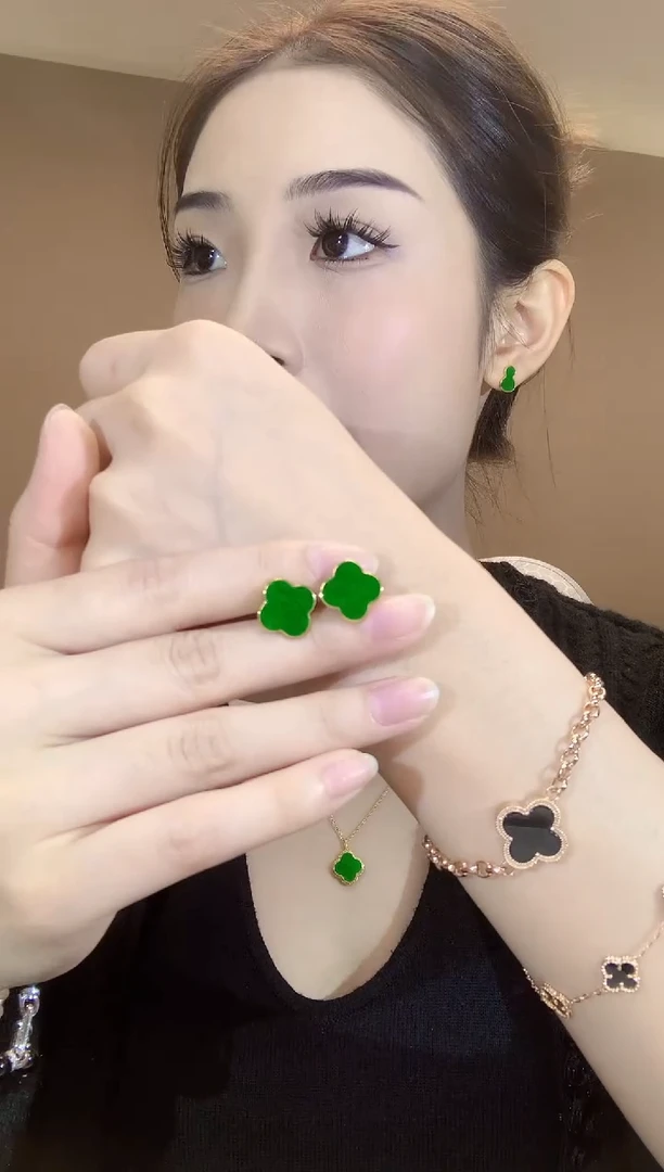 18K金镶嵌翡翠耳饰A1