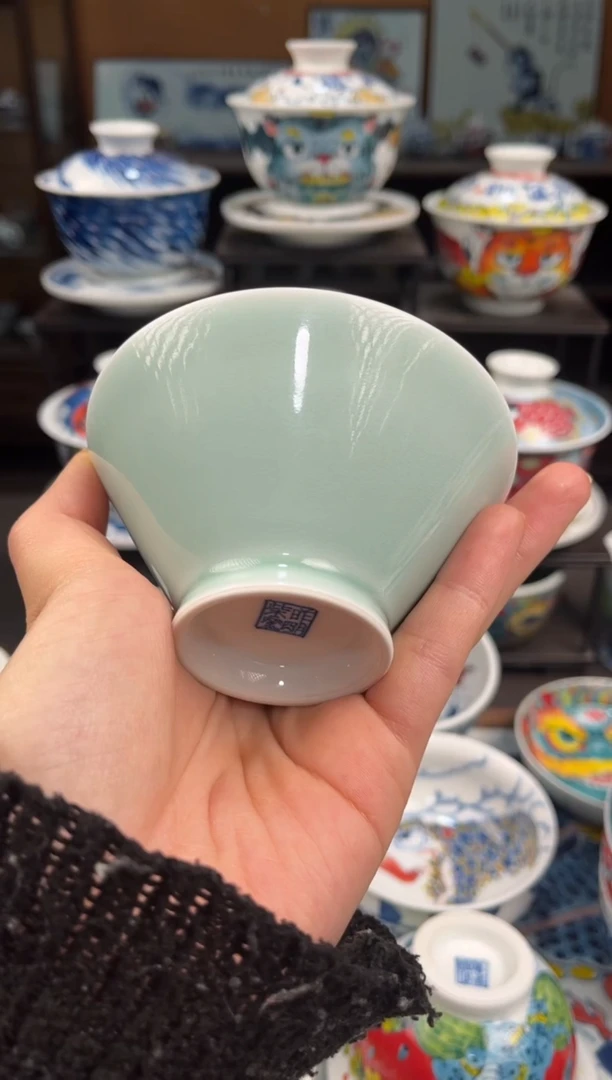 拙明院（微瑕价格）斗笠杯双鱼（天青色）