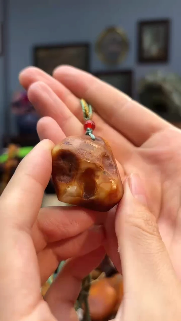 琥珀颈饰未镶嵌吊坠