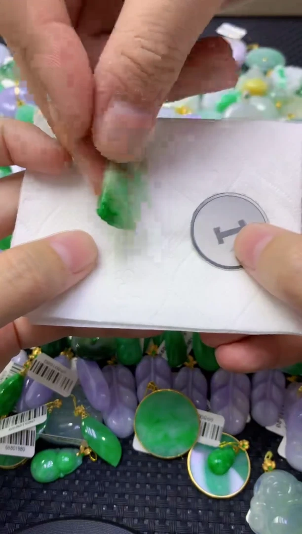 颈饰未镶嵌翡翠天然缅甸翡翠A货