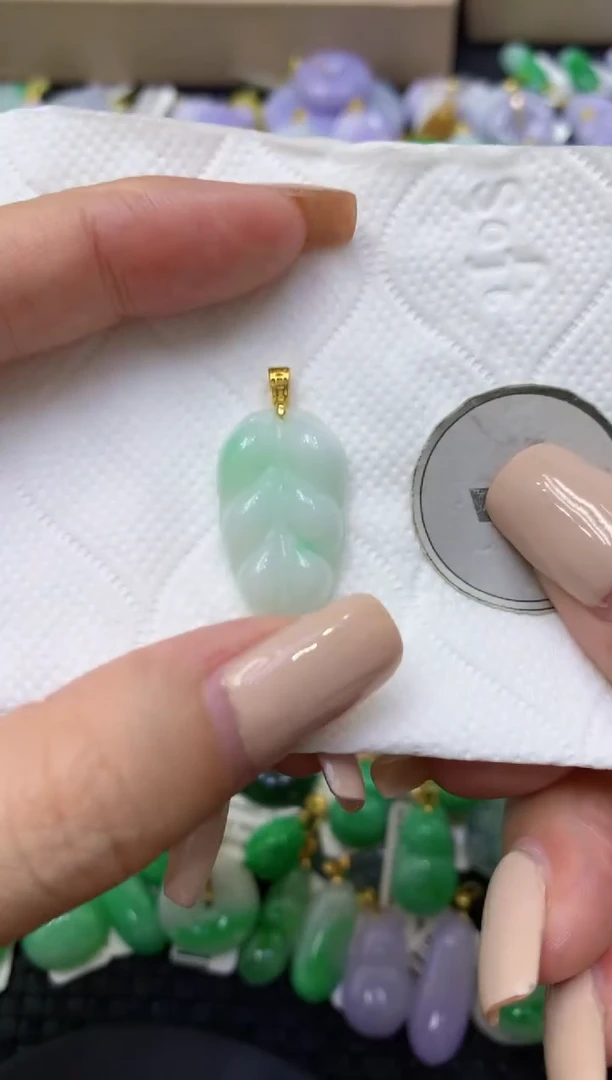 颈饰未镶嵌翡翠天然缅甸翡翠A货