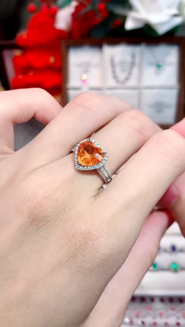 18K金镶嵌戒指石榴石（芬达石）3.93ct/天然宝石/七天无理由