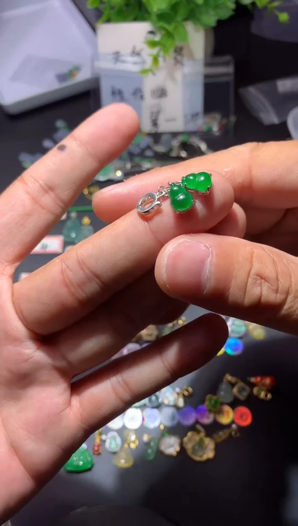 吊坠(不含链)未镶嵌翡翠滴*答1