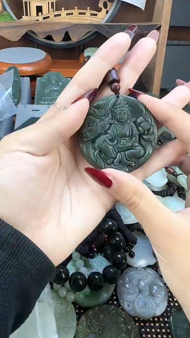 颈饰未镶嵌和田玉1