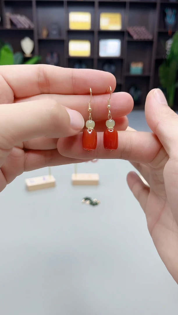 银S925镶嵌耳饰玛瑙/玉髓335000