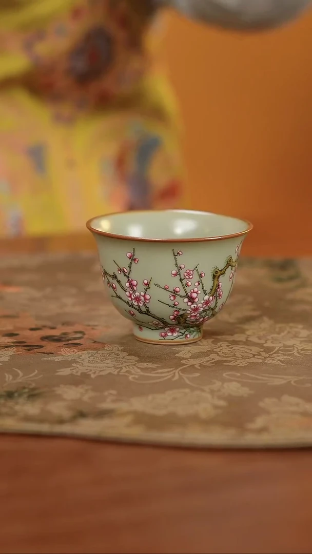 善窑厂汝窑  善明款 粉青釉手绘釉上彩粉彩梅花 月兰主人杯