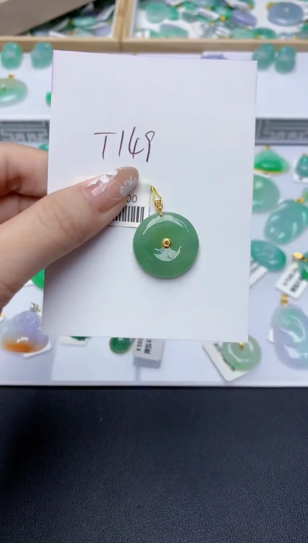 翡翠18K金镶嵌颈饰11111111