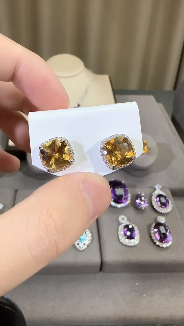 银S925镶嵌耳饰黄晶11mm耳钉简约设计款