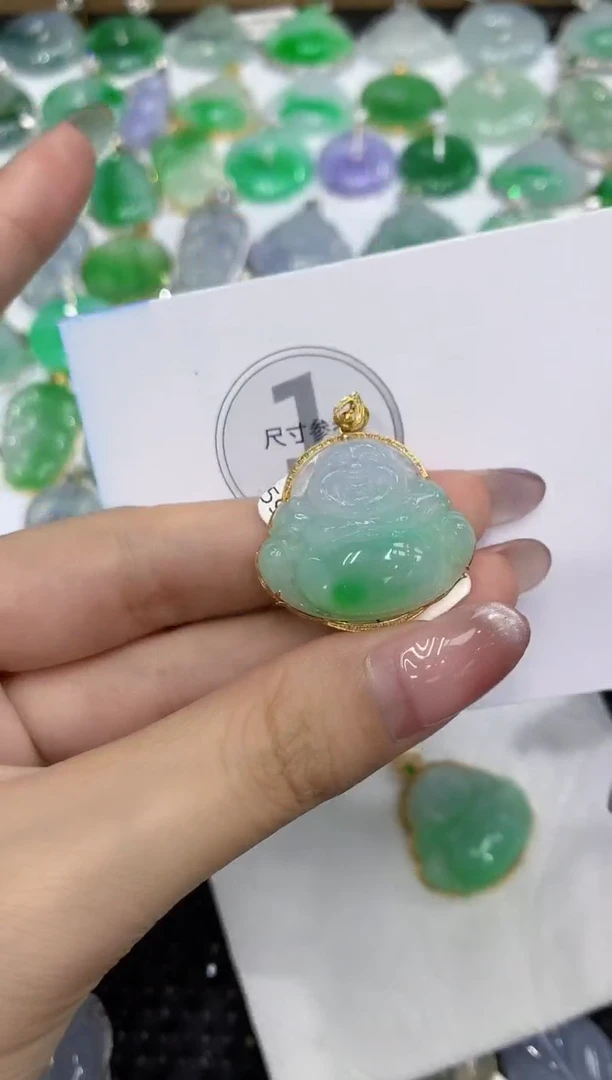 翡翠18K金镶嵌颈饰 111111111111