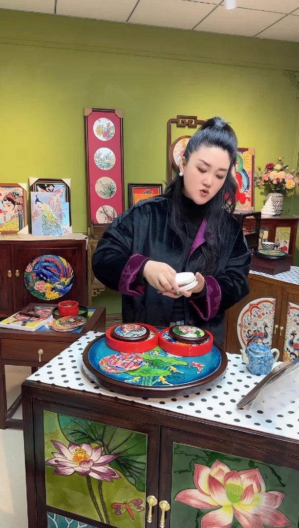 陶瓷 15圆 红盘 两个