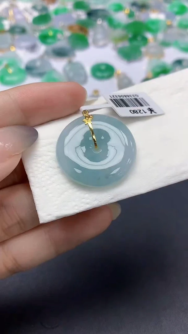 翡翠18K金镶嵌颈饰天然缅甸a货翡翠