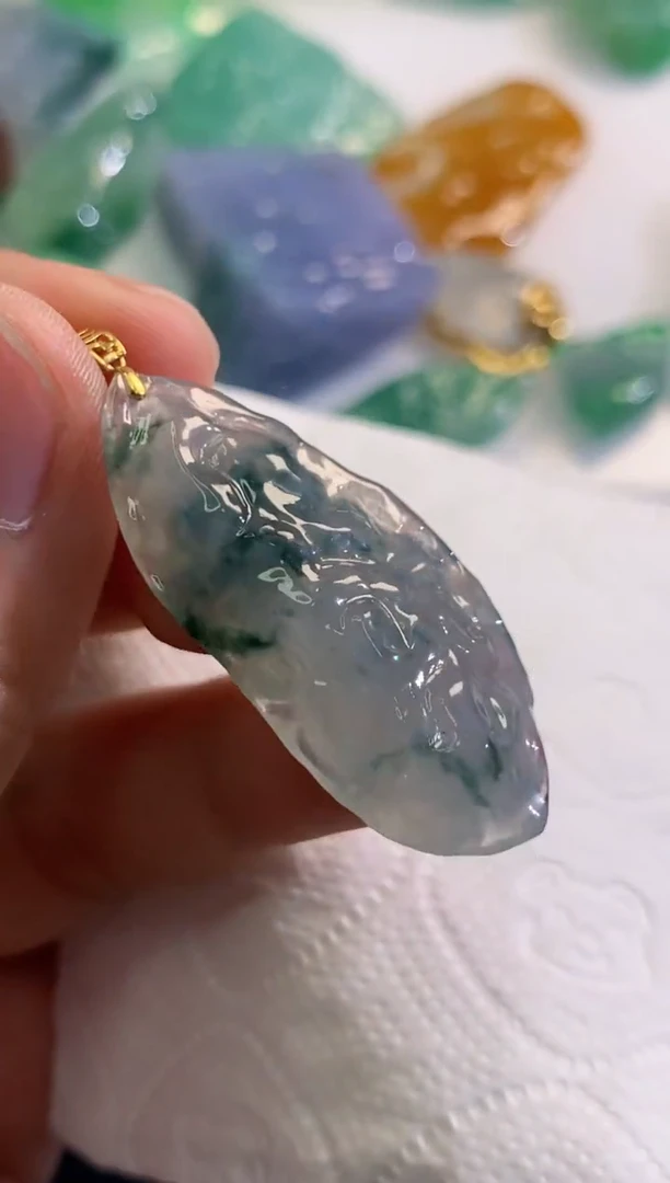 翡翠未镶嵌吊坠(不含链)634