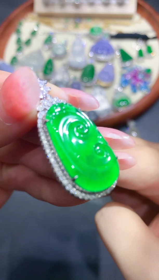 18K金镶嵌定制翡翠42团购