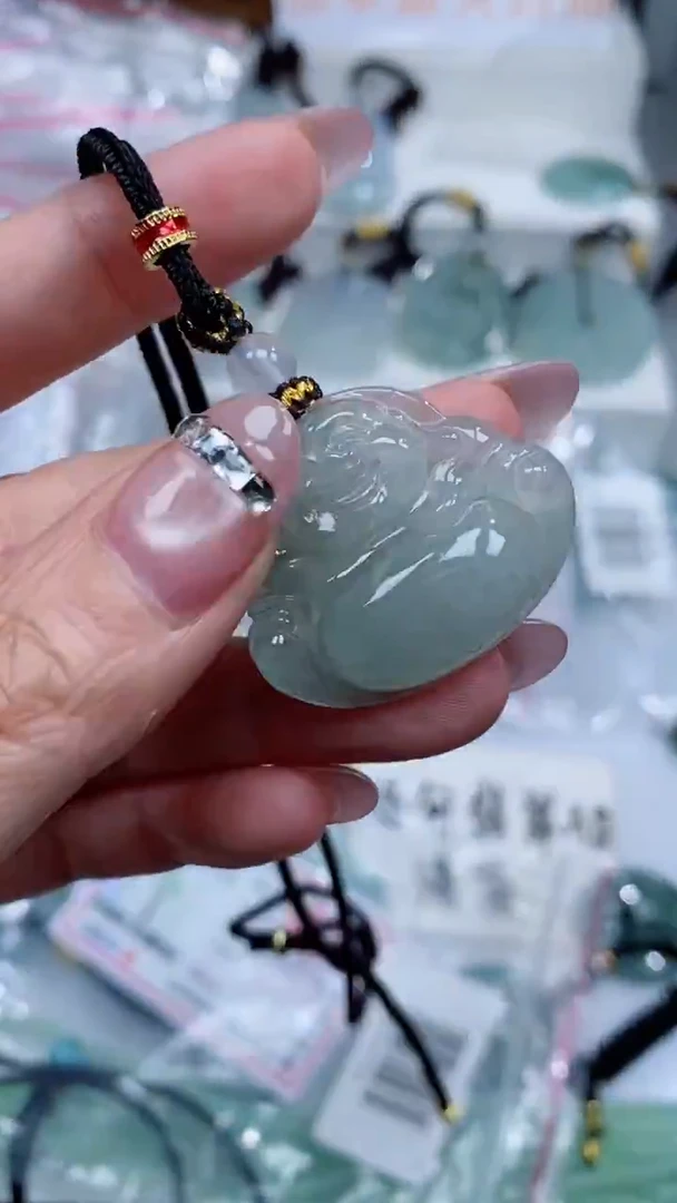 颈饰未镶嵌翡翠吊坠