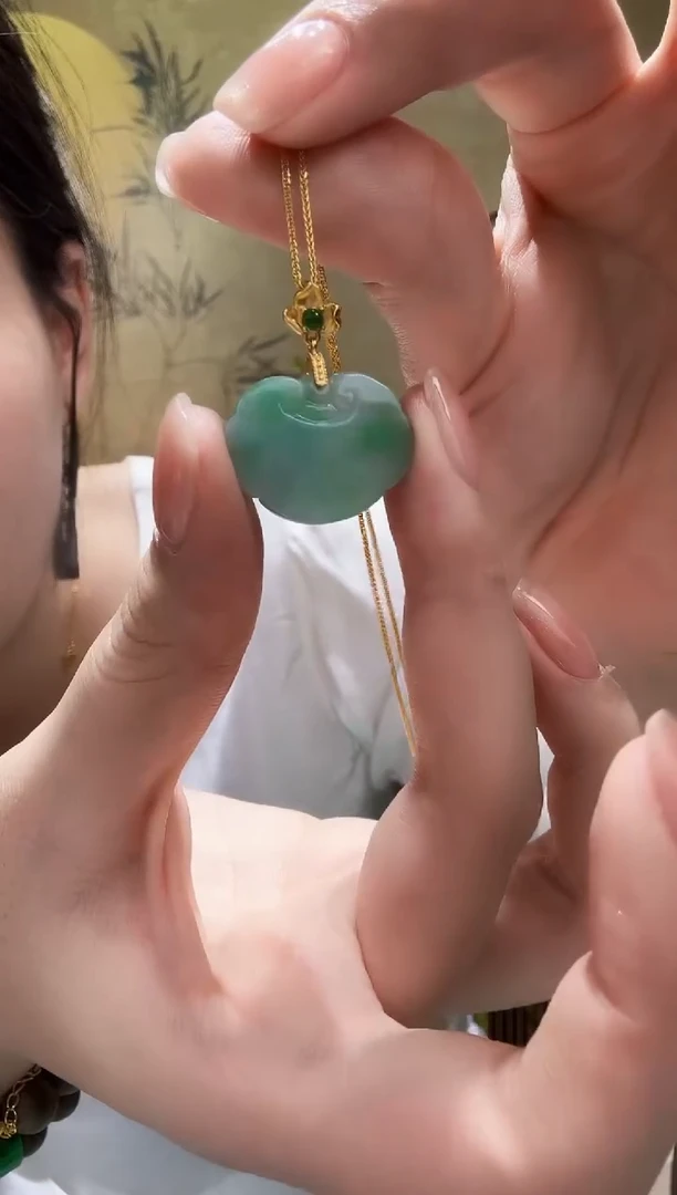 颈饰未镶嵌翡翠吊坠