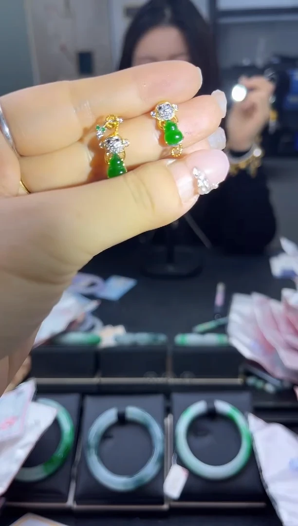 【闪购商品】翡翠耳饰银S925镶嵌0833648577