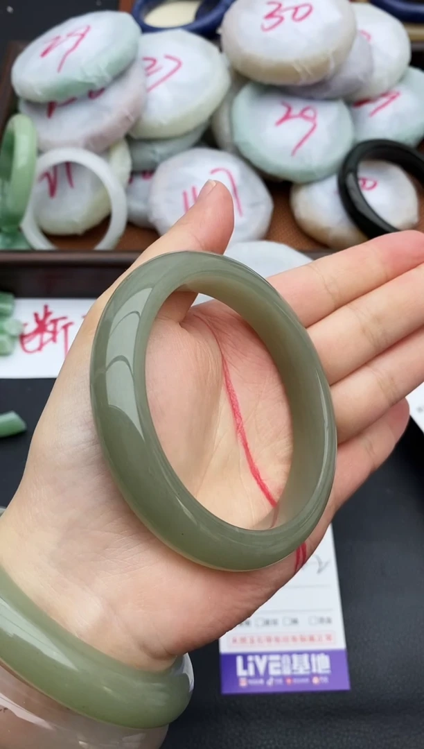 未镶嵌手镯石英质玉34+61/62