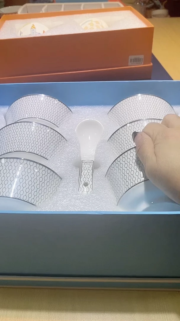 【闪购商品】瓷片锅碗瓢盆一件不剩