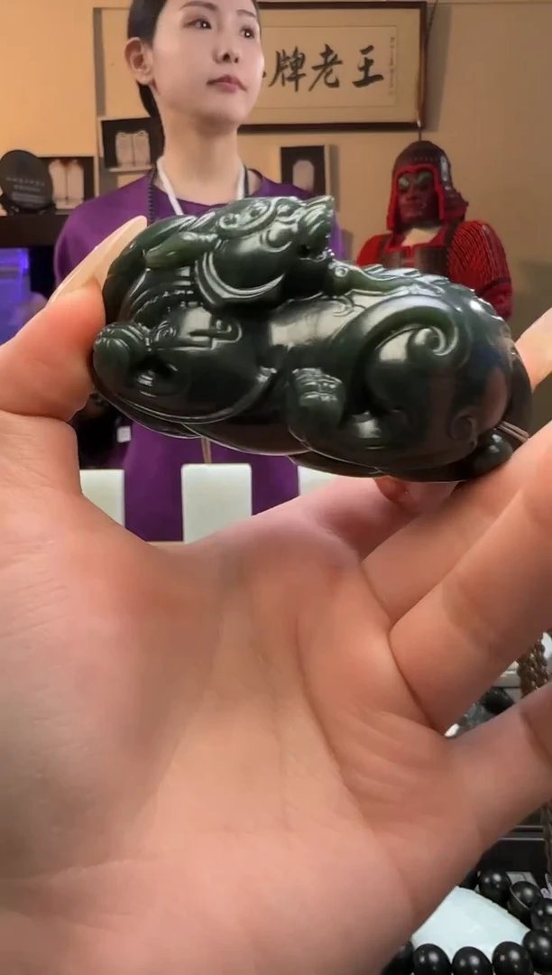 【闪购商品】和田玉回头貔貅未镶嵌摆件