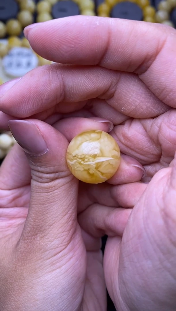 裸石琥珀未镶嵌21mm+大小姐珠宝24
