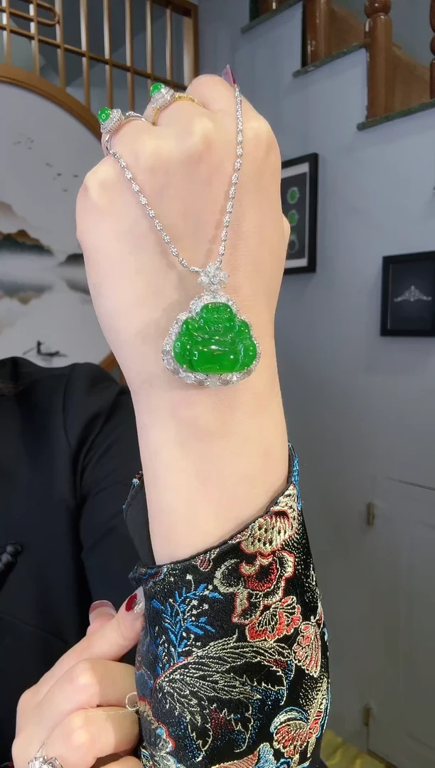 【闪购商品】翡翠颈饰18K金镶嵌佛公天然A货翡翠