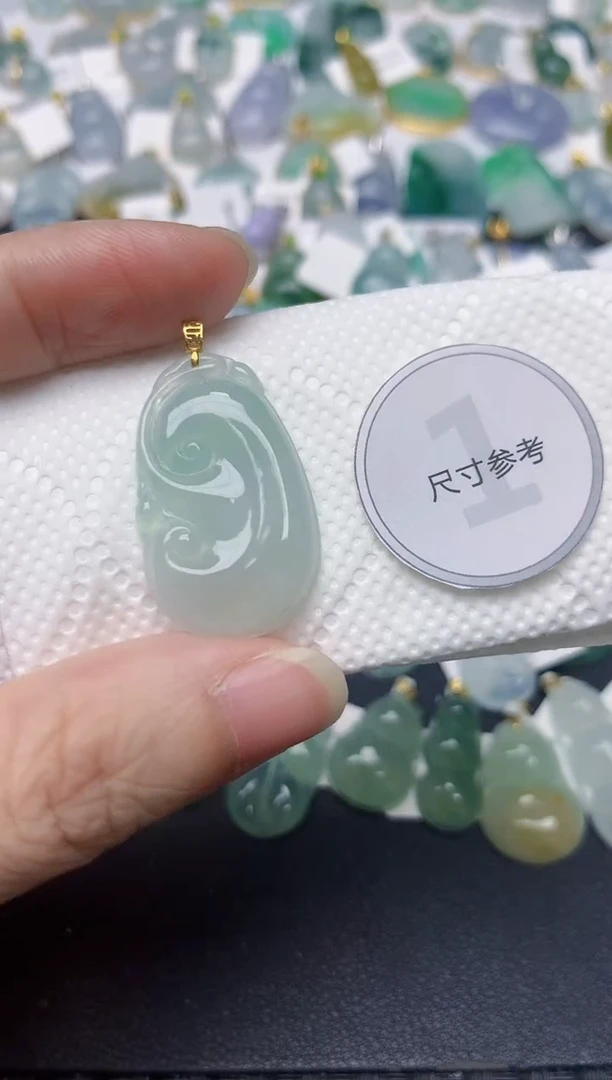 颈饰18K金镶嵌翡翠天然缅甸A货翡翠