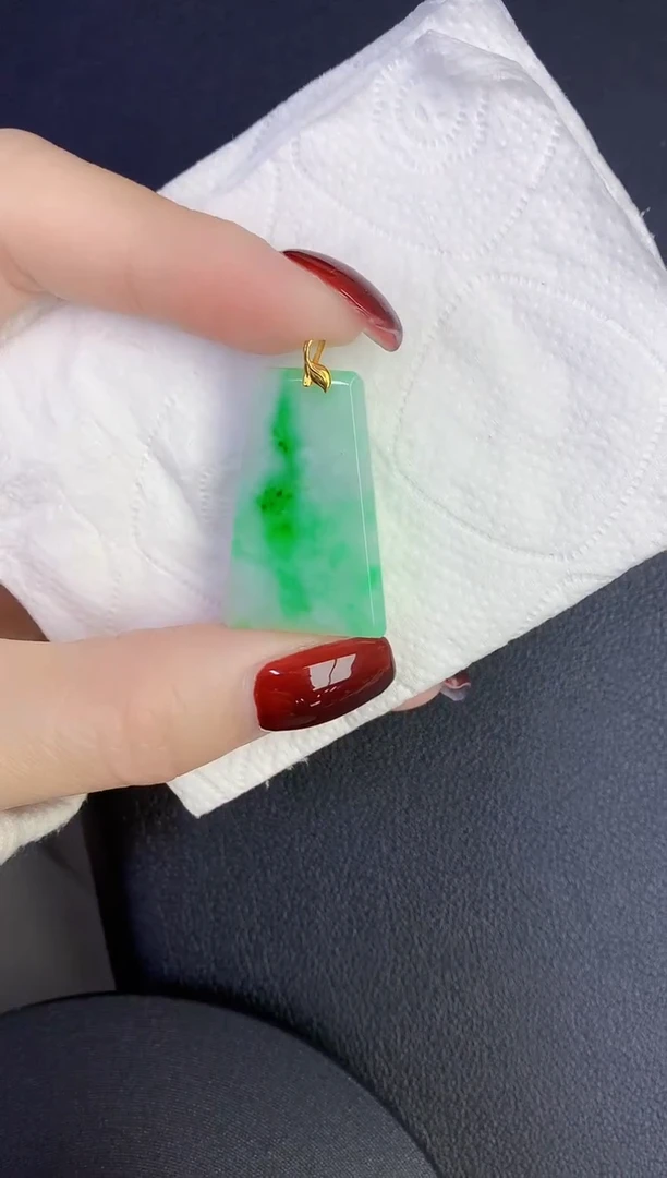 颈饰18K金镶嵌翡翠缅甸天然翡翠a货