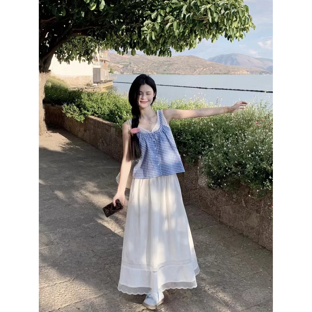 甜美风套装蓝色格纹蕾丝吊带上衣温柔白色半身裙套装G0007