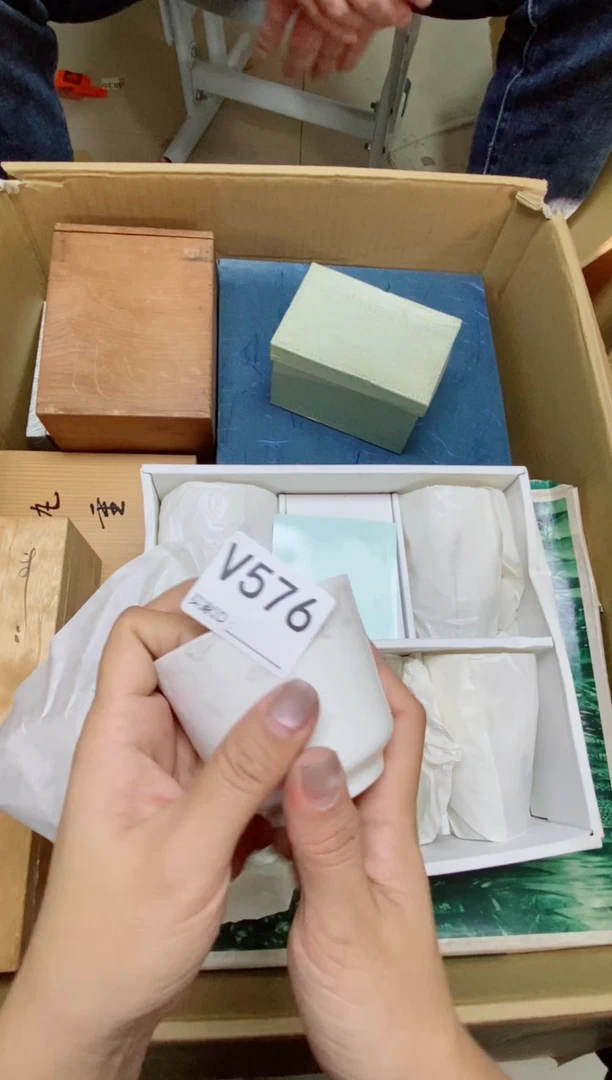 瓷片V***iV576默认微瑕，谨慎参拍